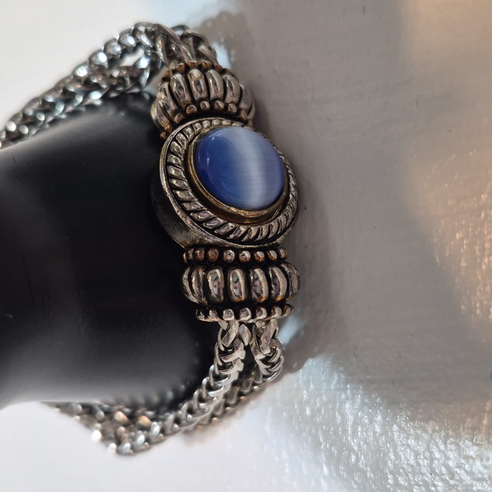 Vintage silver tone 2 strand blue Cats Eye Bracelet